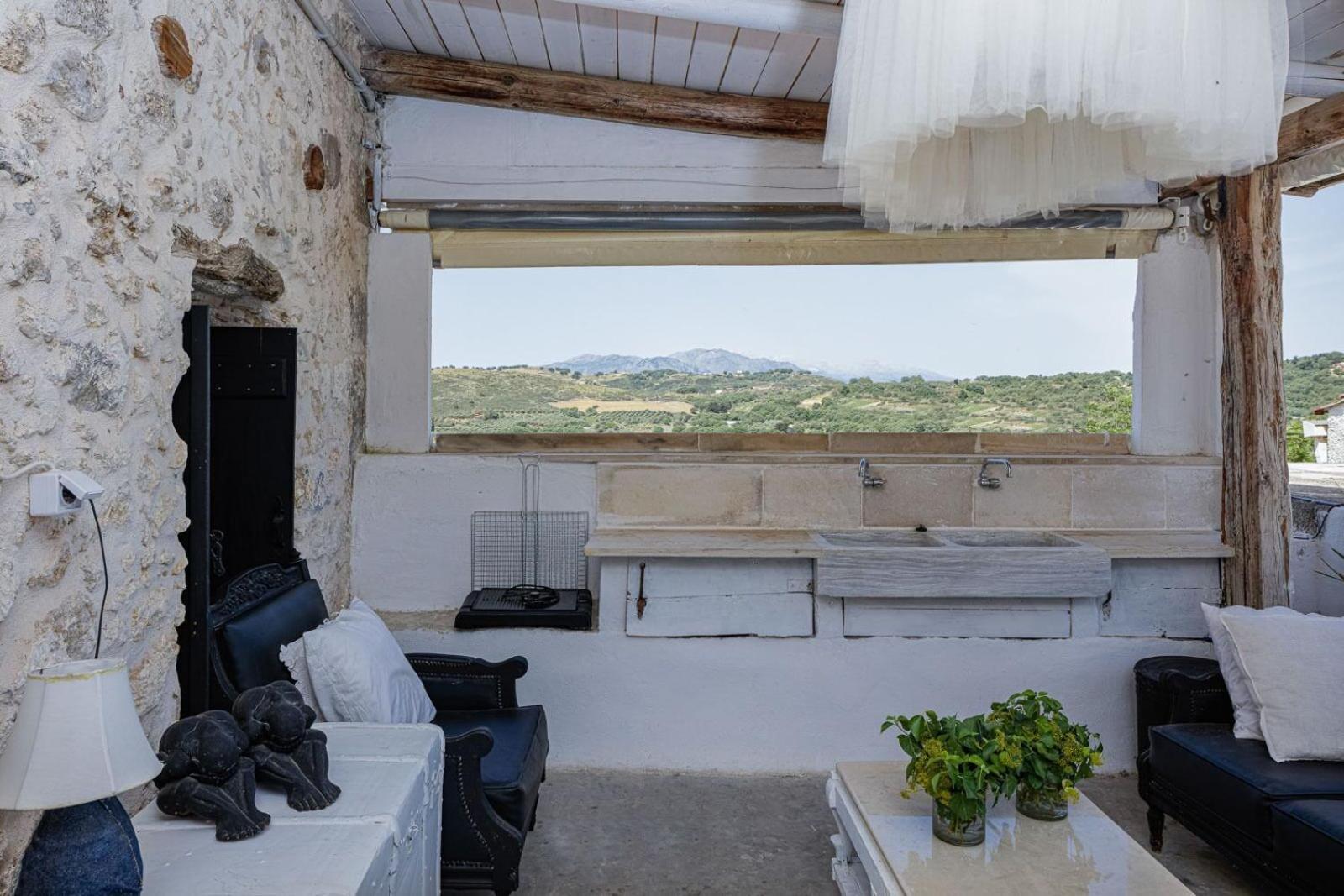 Villa Antonia'S Stonebuilt Mansion With A Private Pool Arménoi Exterior foto